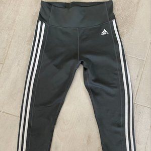 gray ADIDAS climalite crop leggings - M